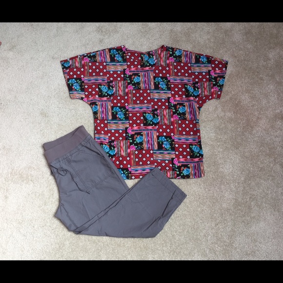 Nice fitted Capris - Picture 3 of 3